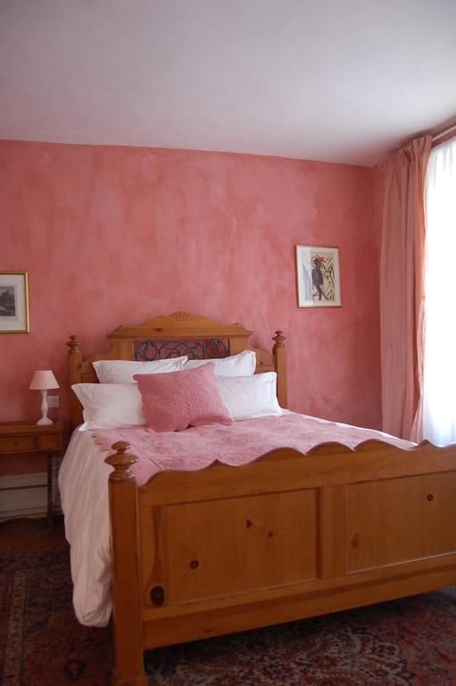 Bed and Breakfast Maison Conti à Montmirail  Chambre photo